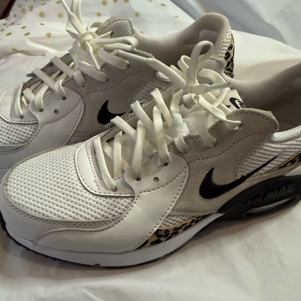 Nike Air Max Excee White and Black with Cheetah print - Air Max Cushioning - Picture 6 of 9